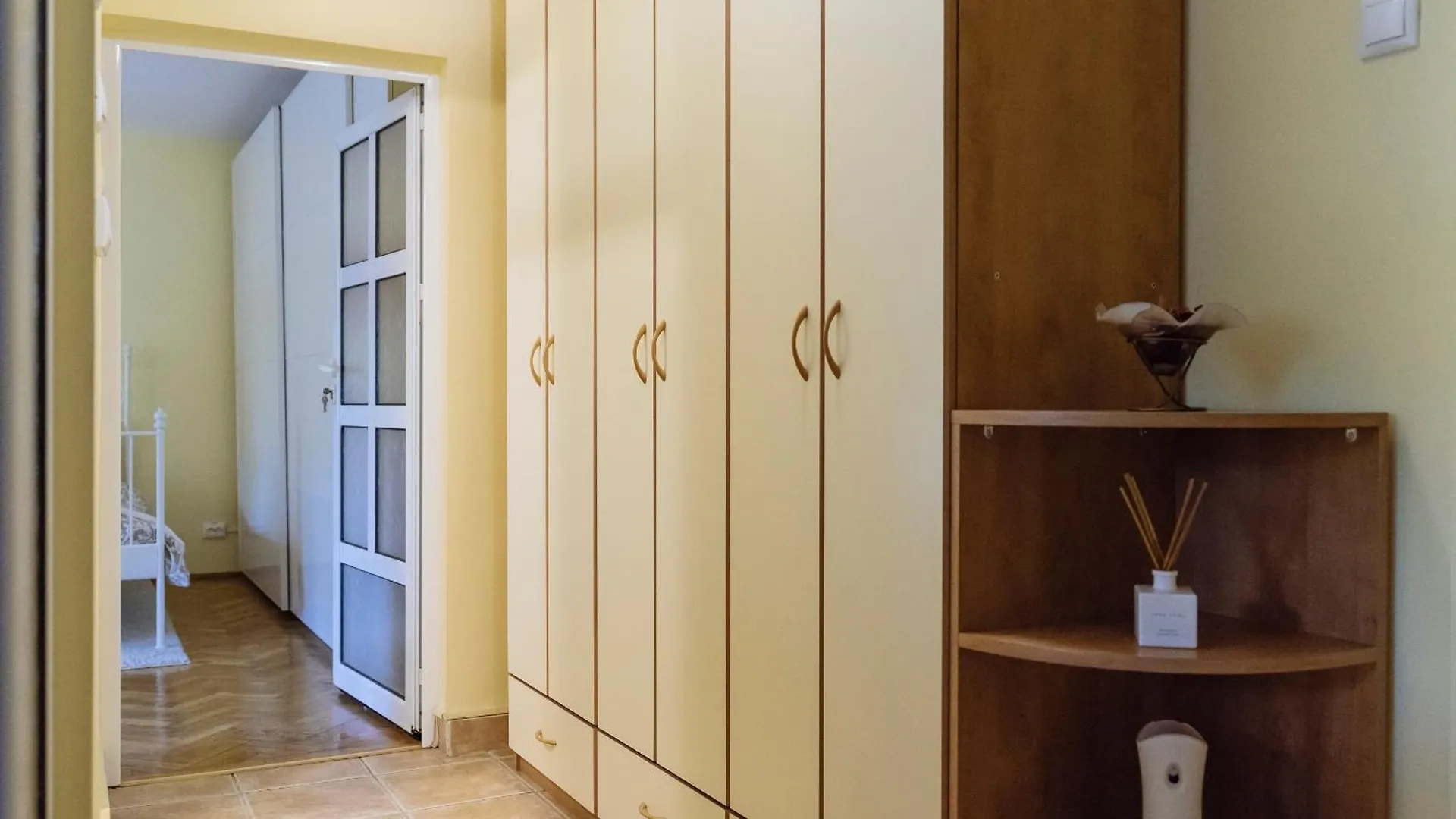Herastrau Park Studio - Bucharest Business District - Arancia 0*,  Rumunsko